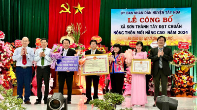 Sơn Thành Tây đón nhận xã đạt chuẩn nông thôn mới nâng cao